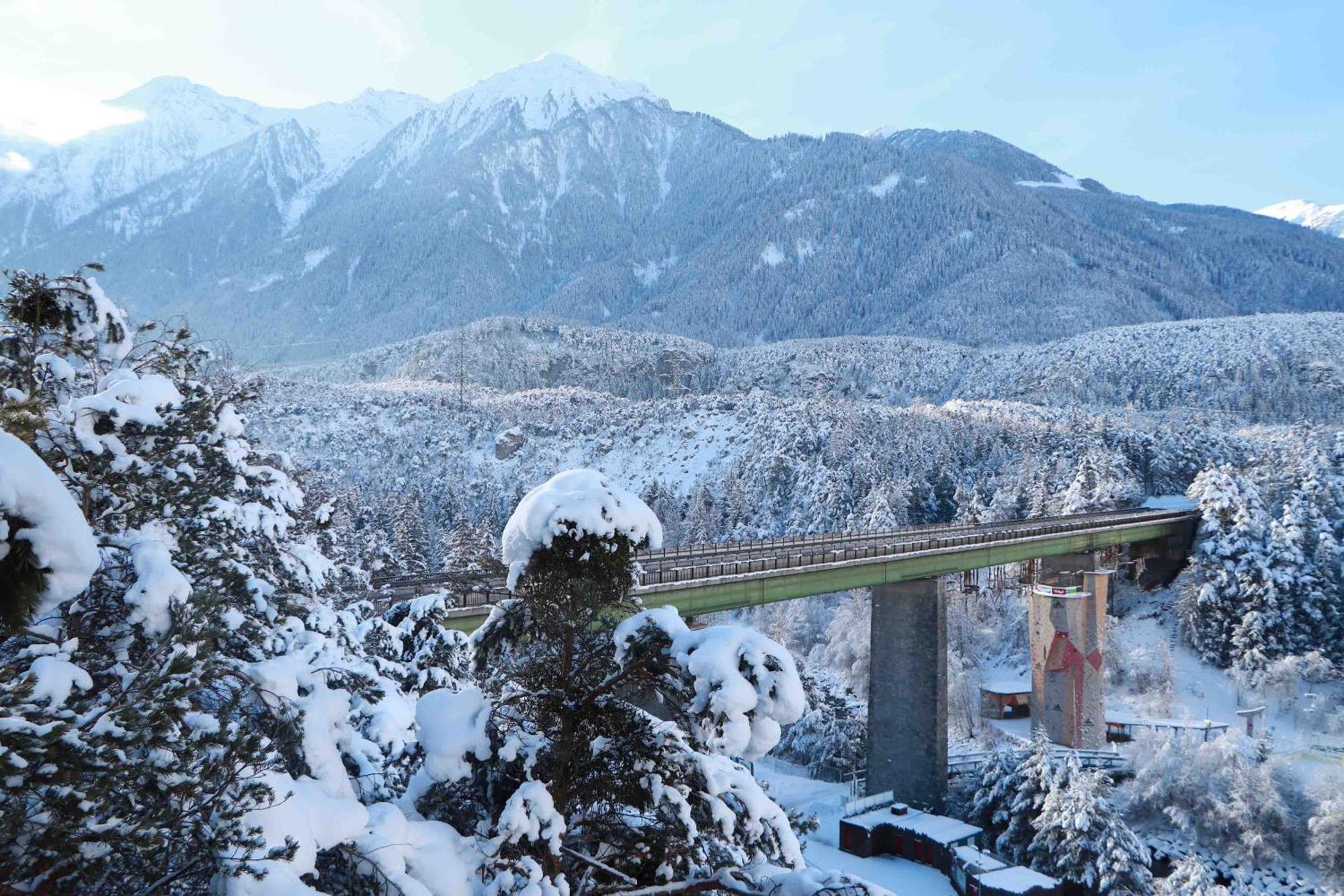 Area 47 - Tirol Otel Ötztal-Bahnhof Dış mekan fotoğraf